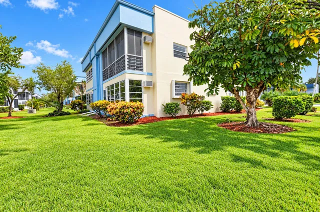  Residence photo 25