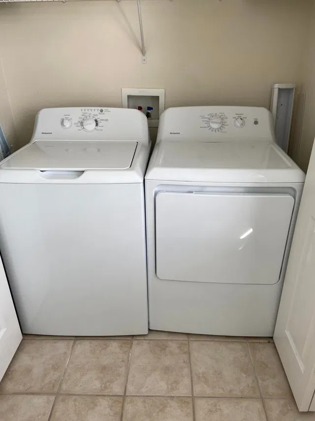 Unit 1308 photo 6