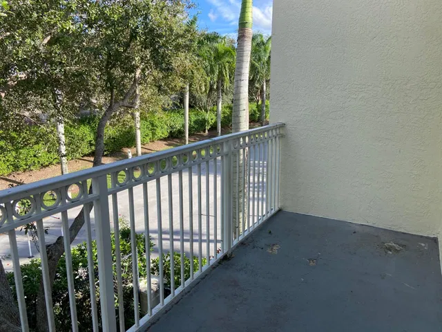 Unit 1308 photo 8