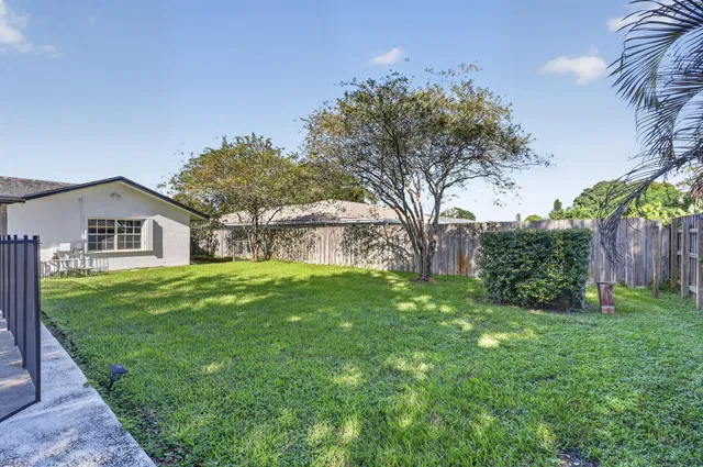 Residence photo 39