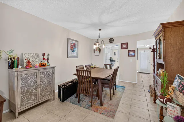 Unit 1406 photo 5