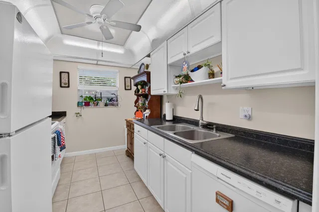 Unit 1406 photo 12