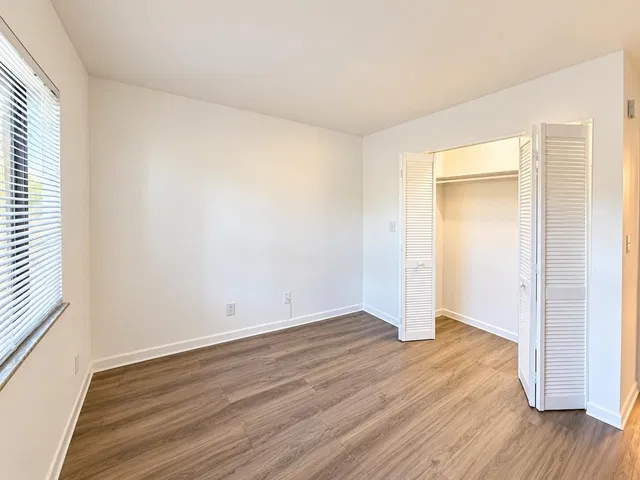 Unit 838 photo 7