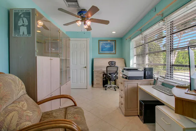 Residence photo 56