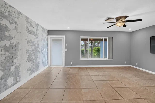  Residence photo 10
