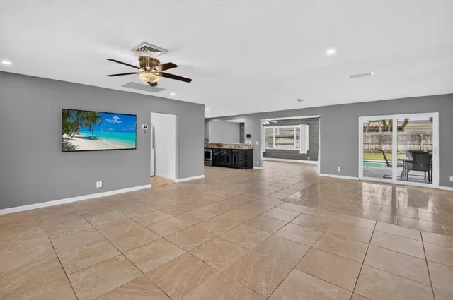  Residence photo 11