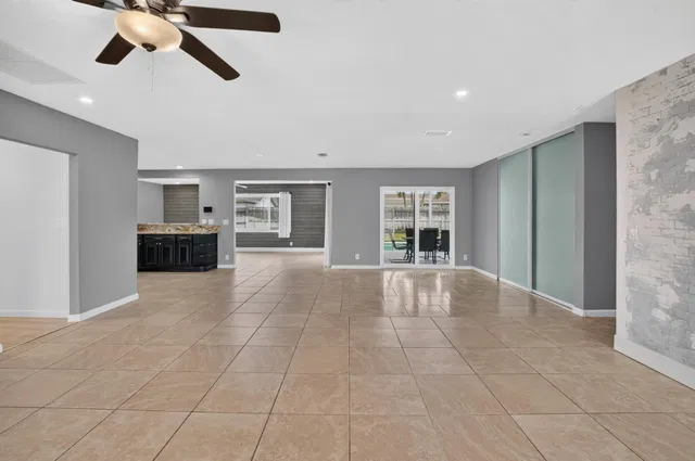  Residence photo 12