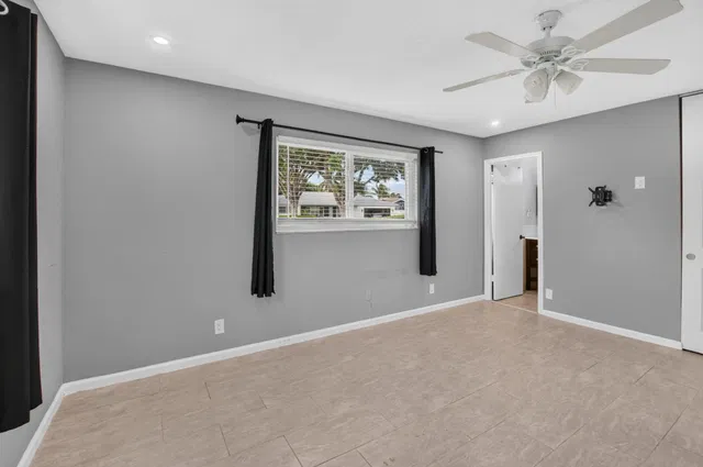  Residence photo 30