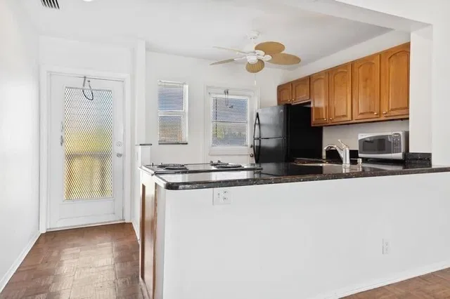 Unit 206 photo 6