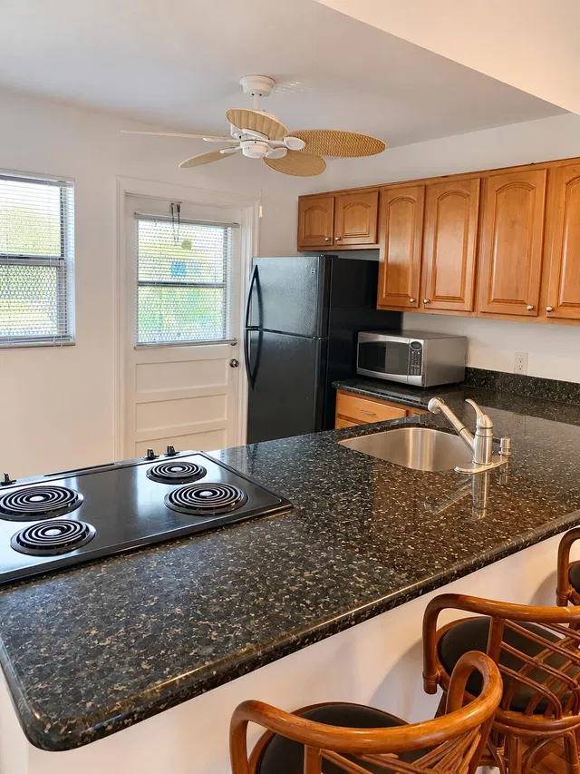 Unit 206 photo 8