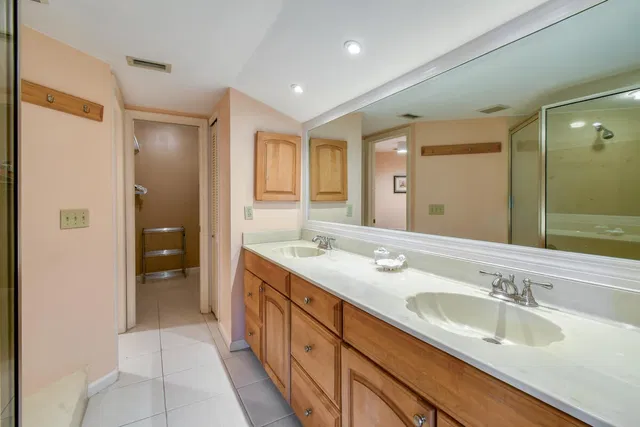 Residence photo 24
