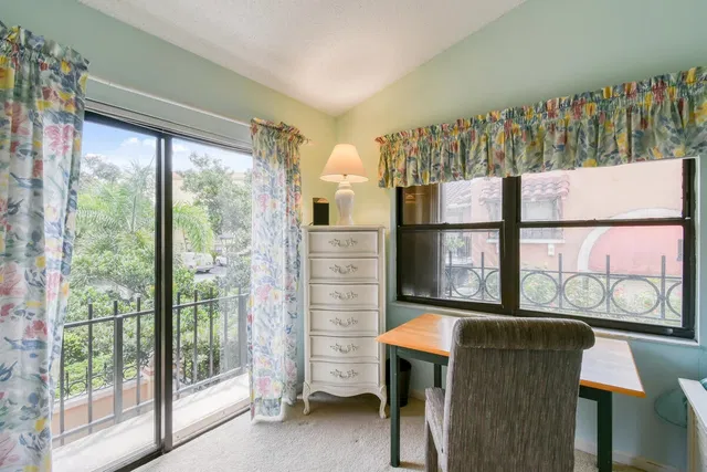 Residence photo 30