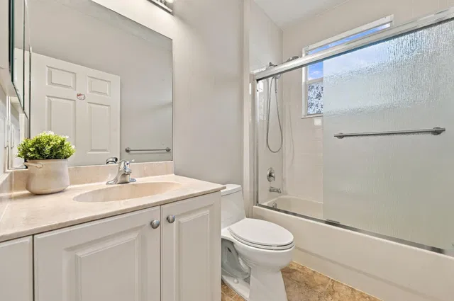 Residence photo 26