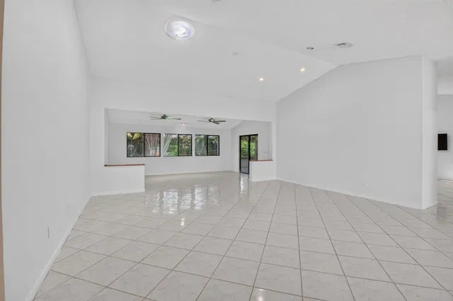 Residence photo 8