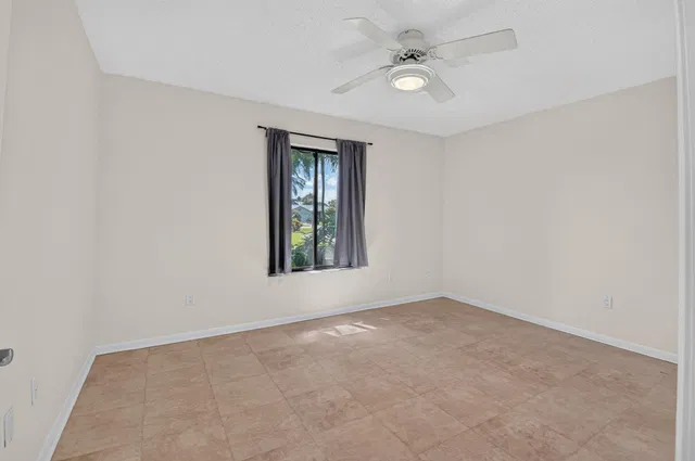Residence photo 23