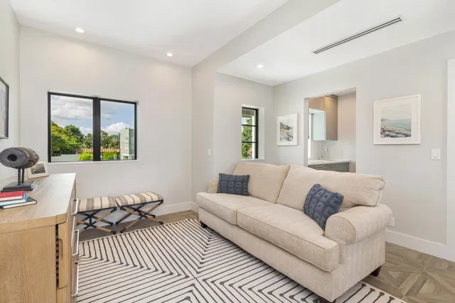 West Palm Beach Residence photo 17