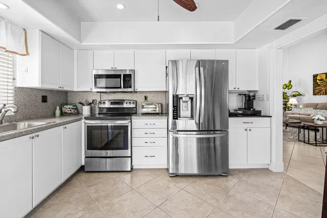  Residence photo 11