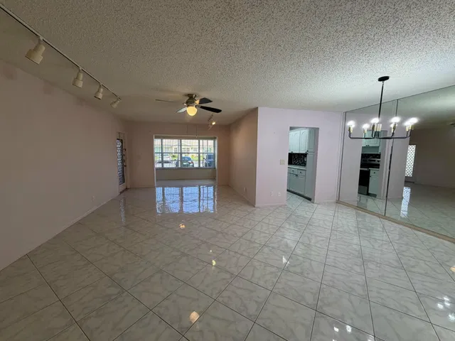 Unit C photo 6