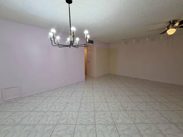 Unit C photo 9