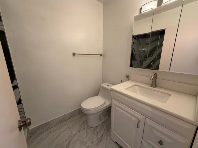 Unit C photo 18