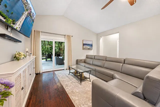 Residence photo 18