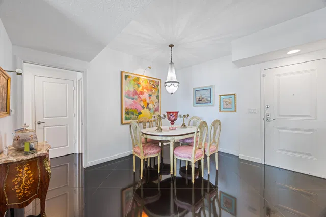  Unit 610 photo 12