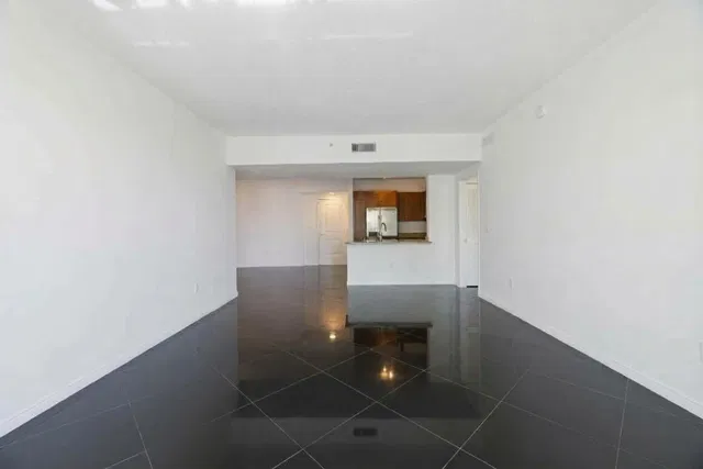  Unit 610 photo 25