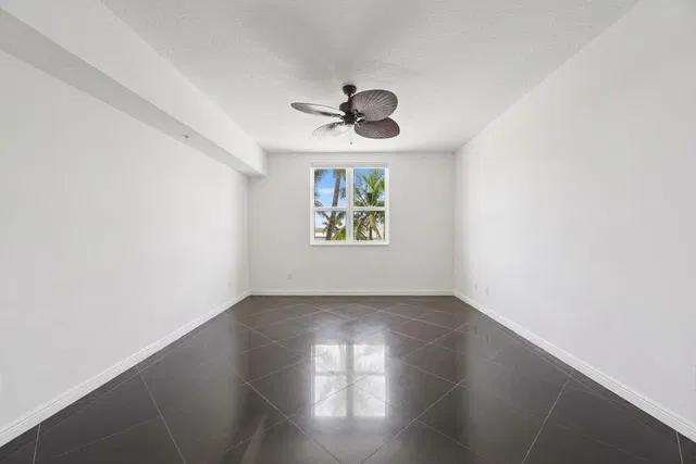  Unit 610 photo 27