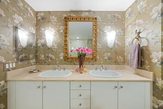  Unit 610 photo 30