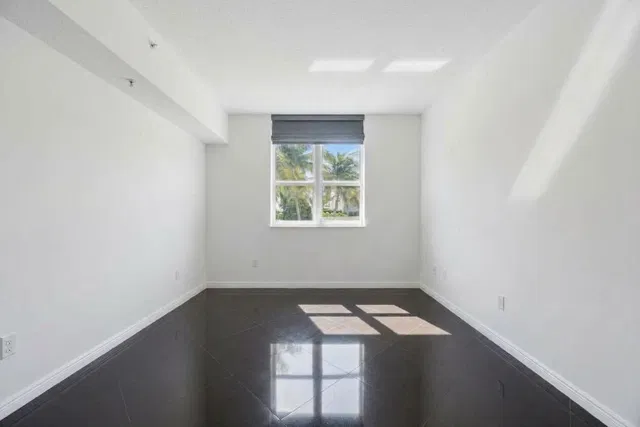 Unit 610 photo 37