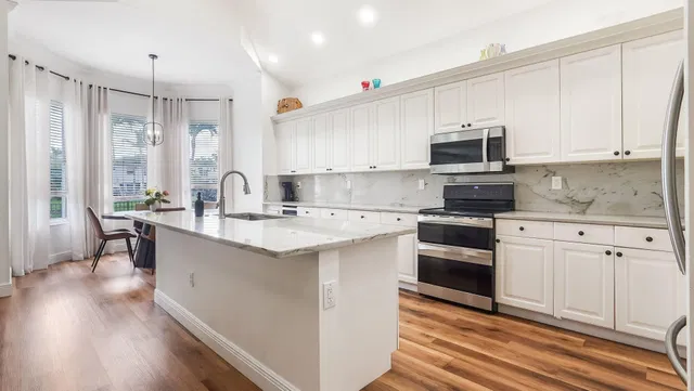  Residence photo 17
