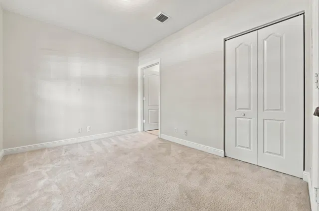 Unit 25 photo 8