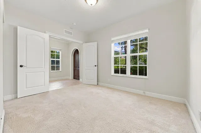 Unit 25 photo 10
