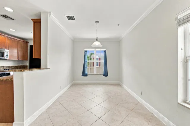 Unit 25 photo 15