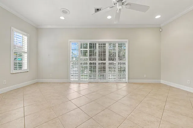 Unit 25 photo 25