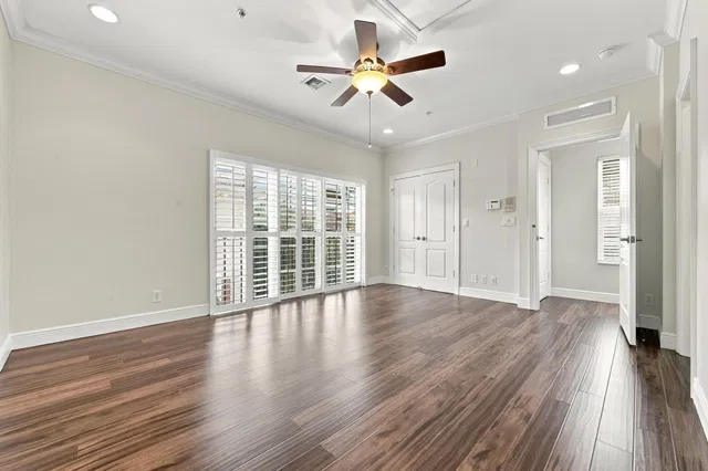 Unit 25 photo 29