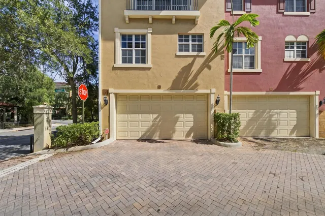 Unit 25 photo 36