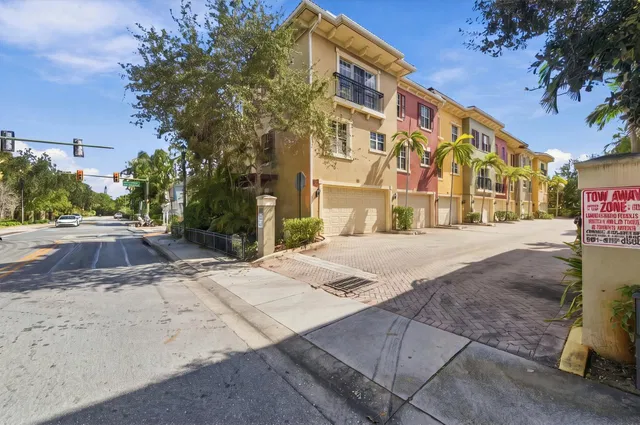 Unit 25 photo 38