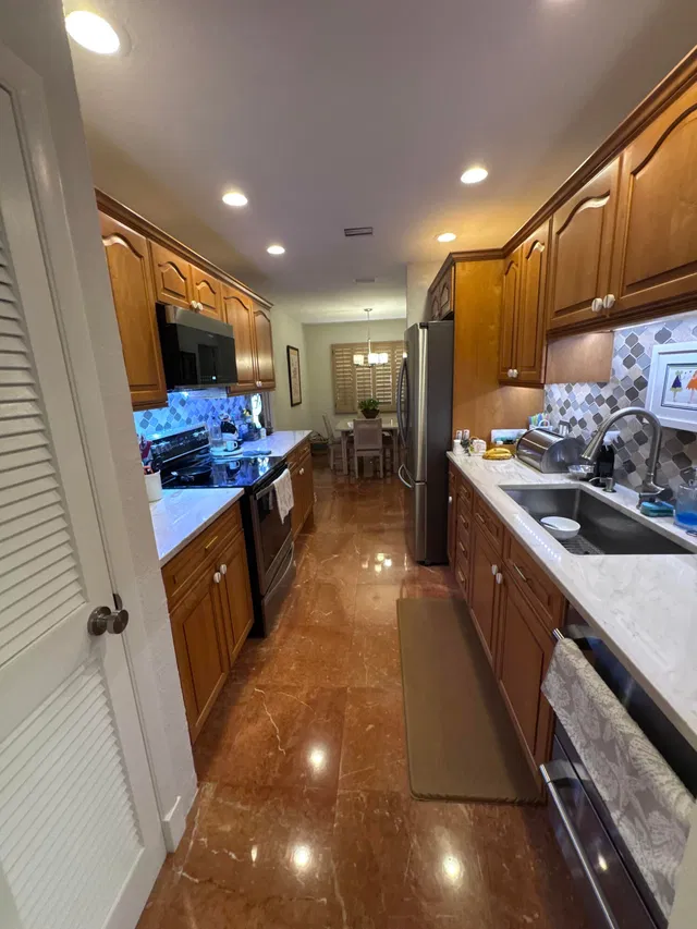  Residence photo 4