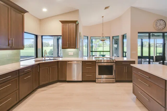 Harbour Ridge Residence photo 17