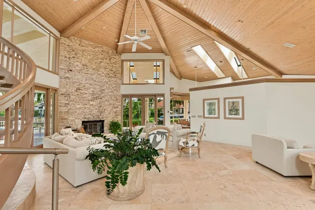 Frenchman's Creek Residence photo 4