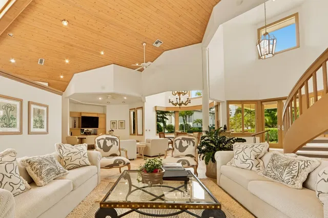 Frenchman's Creek Residence photo 9