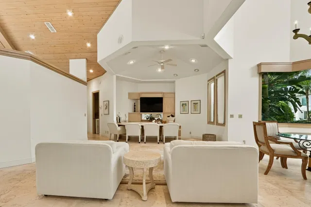 Frenchman's Creek Residence photo 11