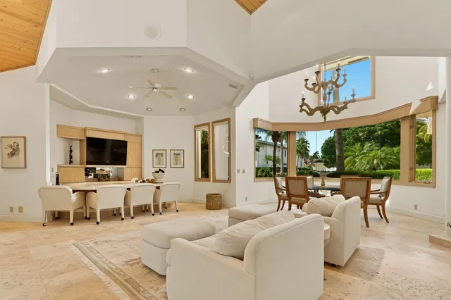 Frenchman's Creek Residence photo 12
