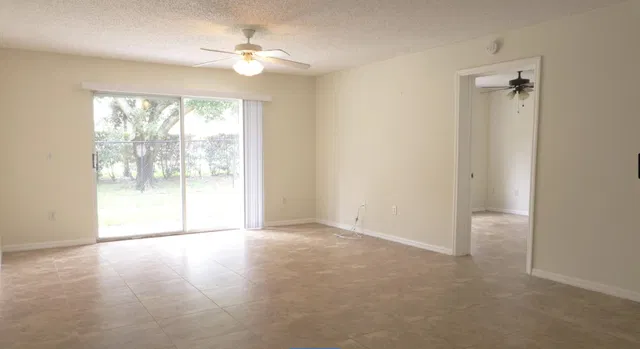 Unit 1112 photo 5