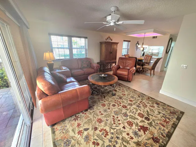  Residence photo 4