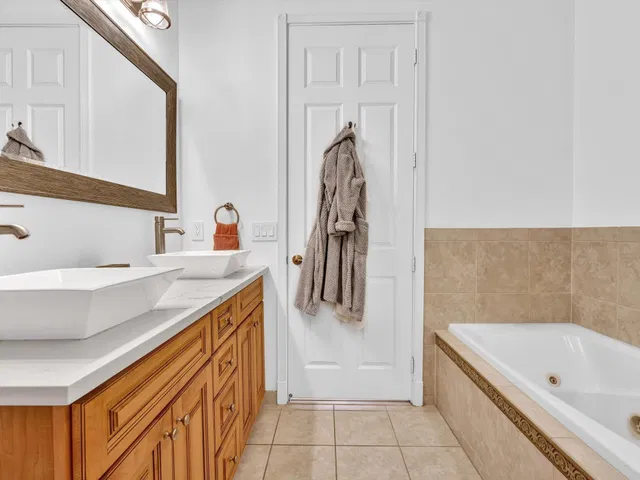  Residence photo 34