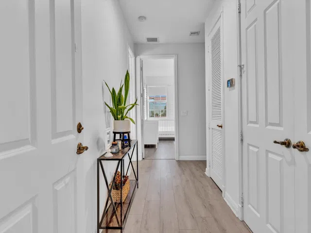  Residence photo 36