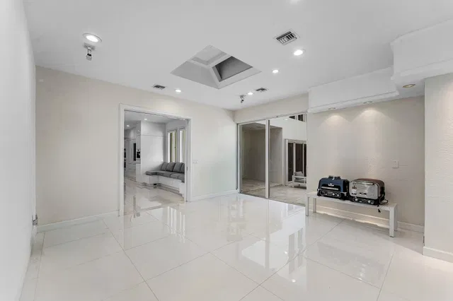 Residence photo 15