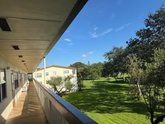 Residence photo 11